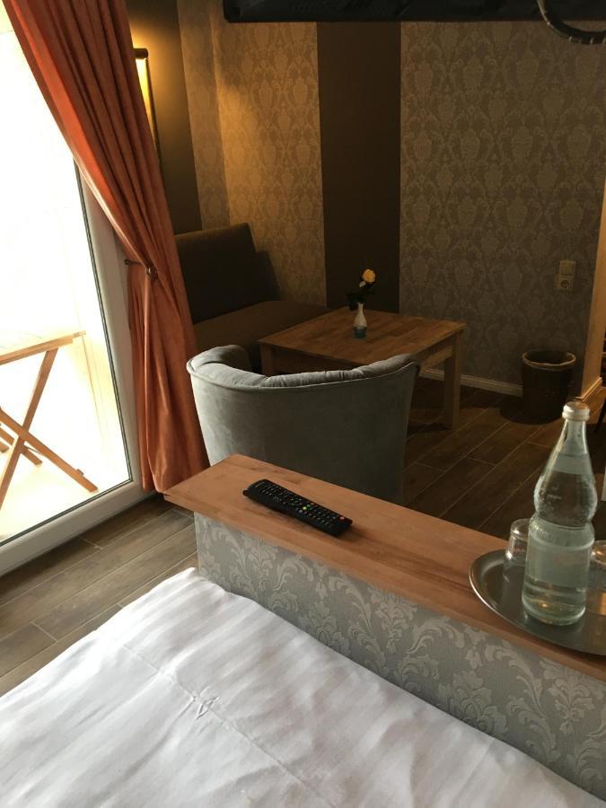 Hotel-Pension Markt-Scheune Anno 1652 弗洛托 外观 照片